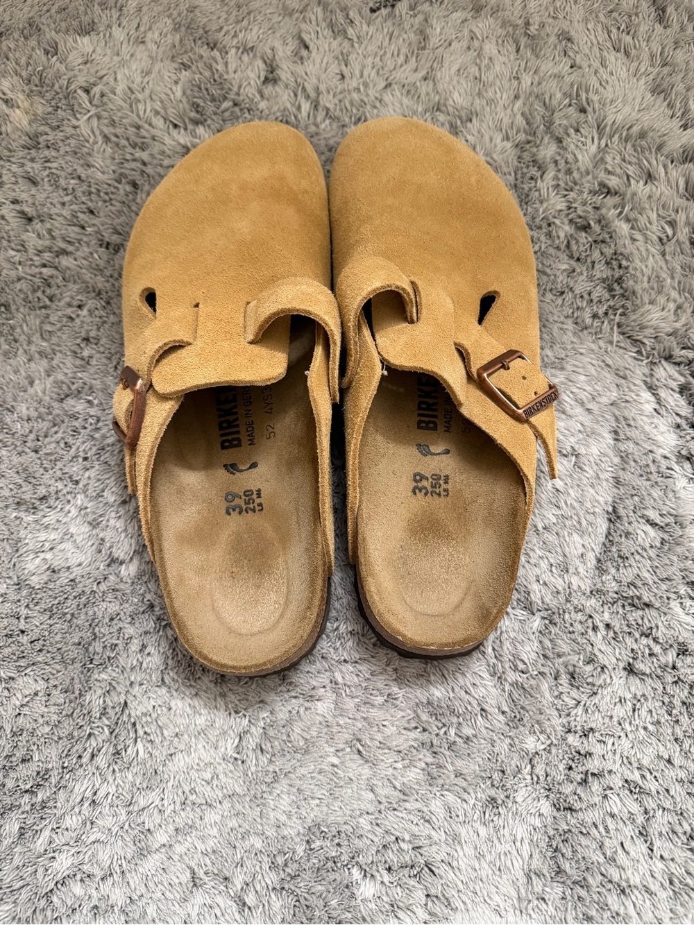 Birkenstock Women’s Suede Clog in Camel Tan